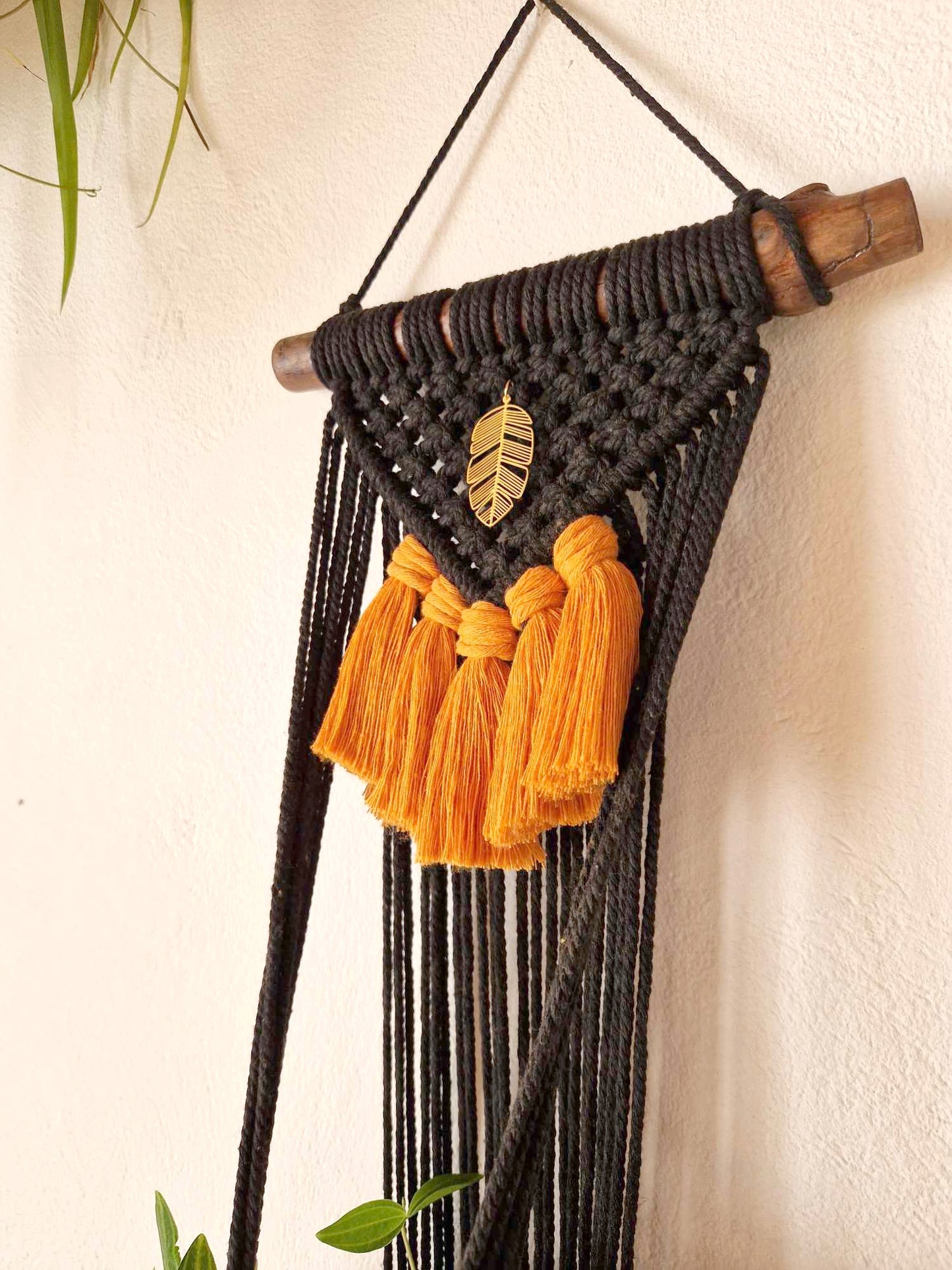 Suspension murale Curcuma avec breloque