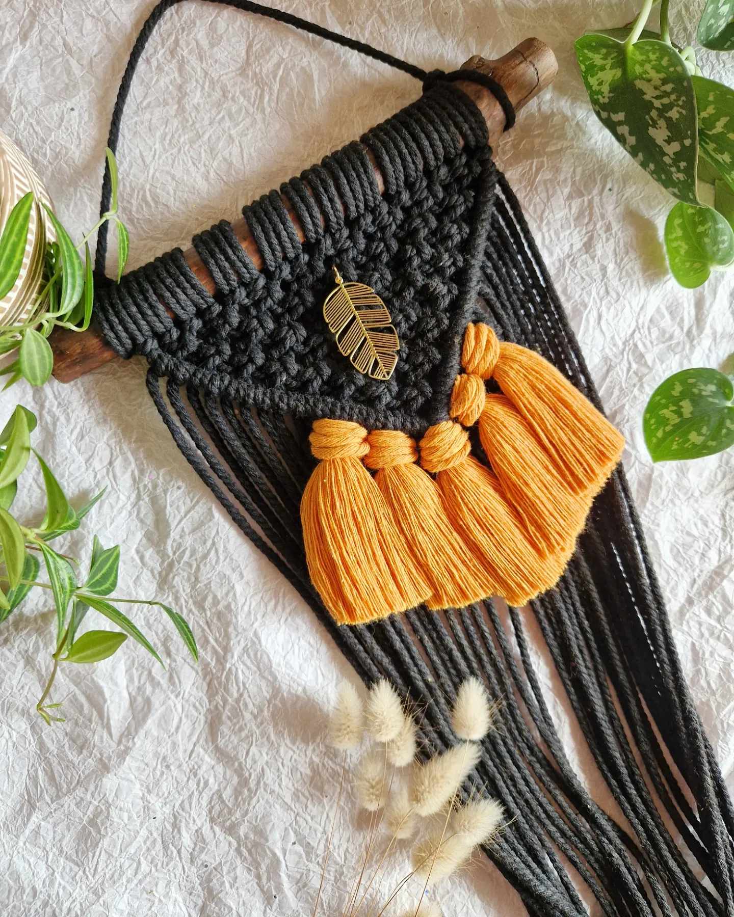 Suspension murale Curcuma avec breloque