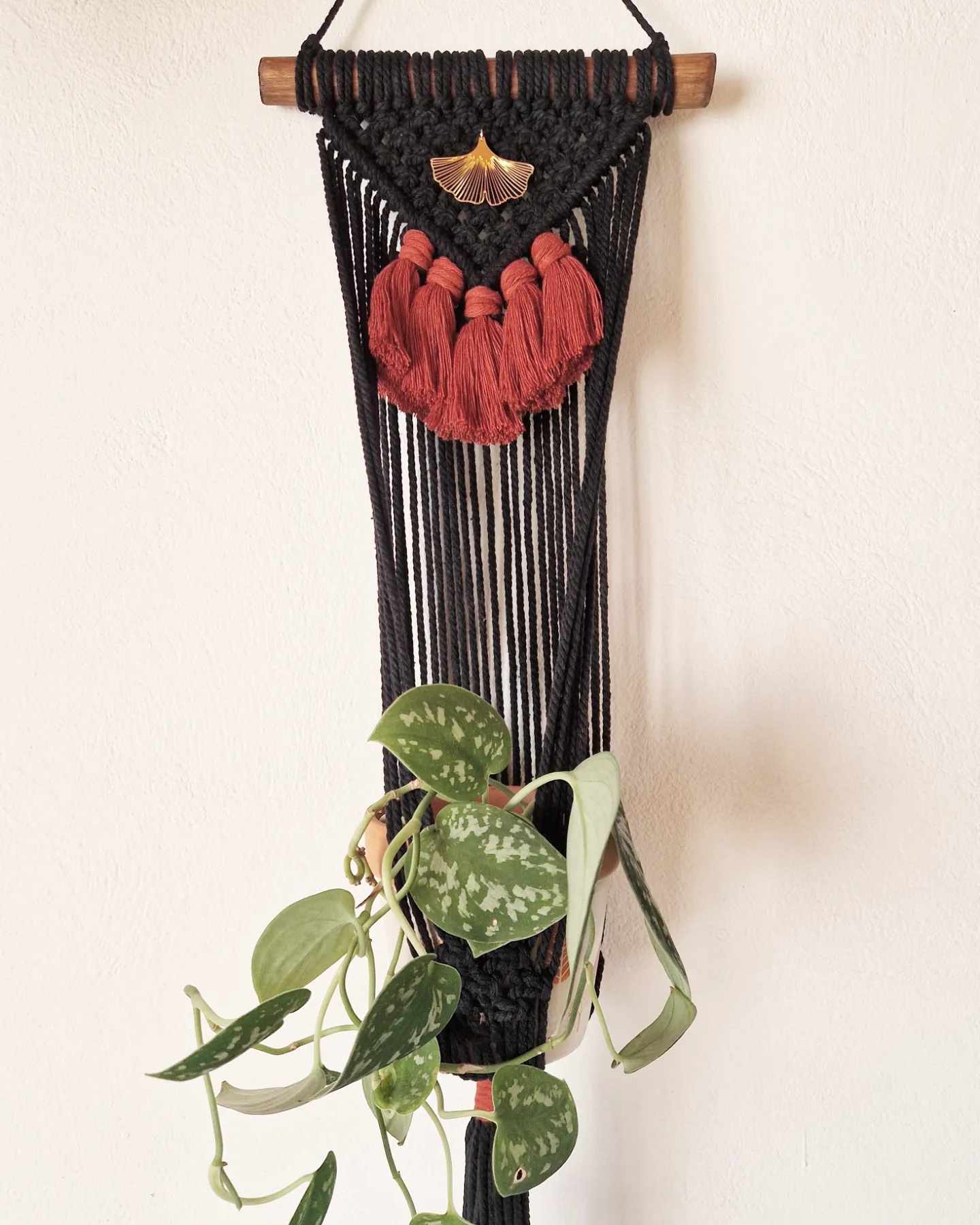 Suspension murale Terracotta avec breloque