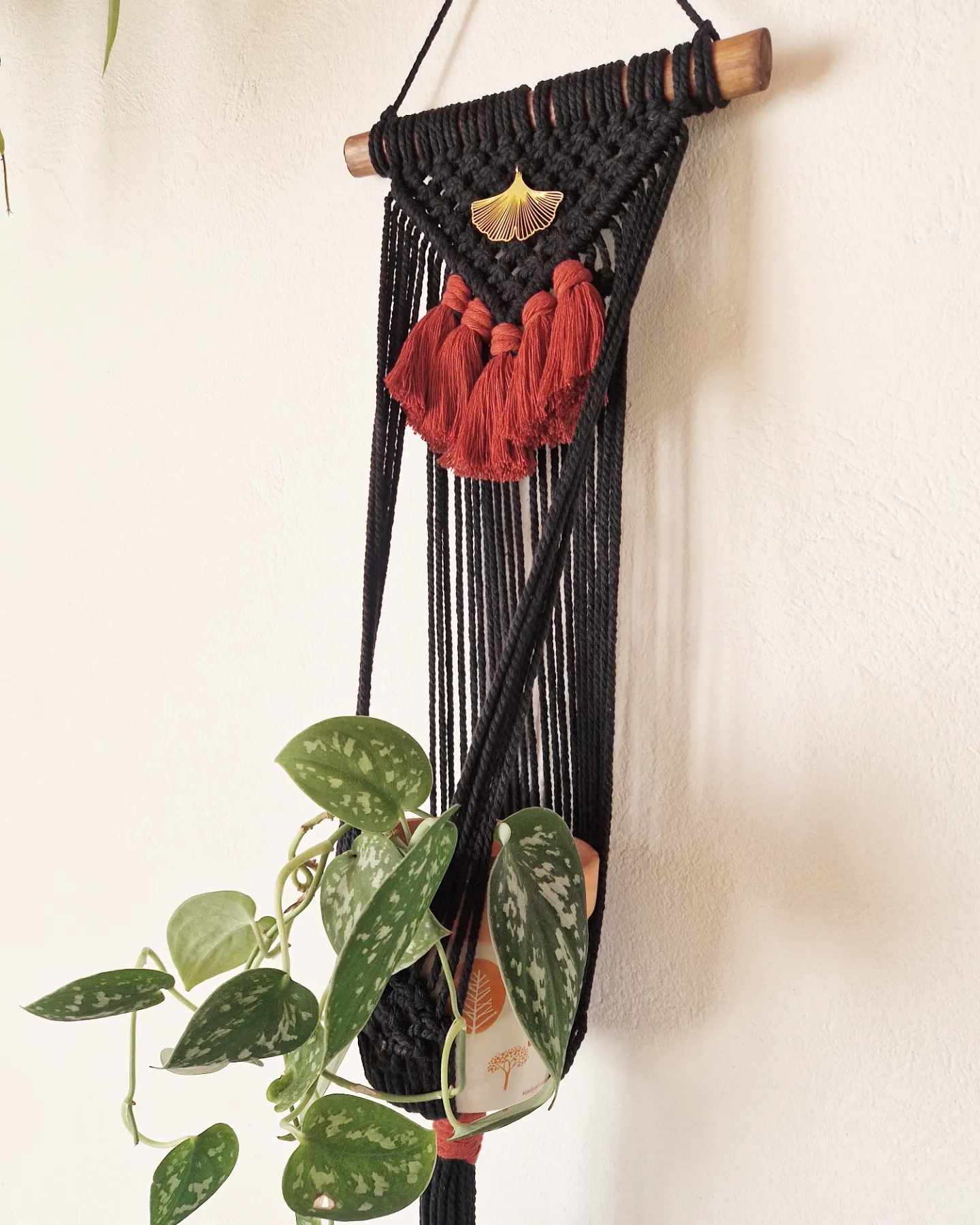 Suspension murale Terracotta avec breloque